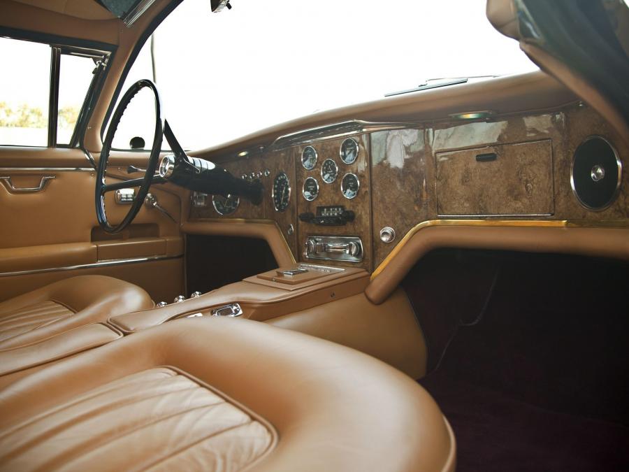 Интерьер Facel Vega FV4 Typhoon 1957 года  (фото 12 из 28)